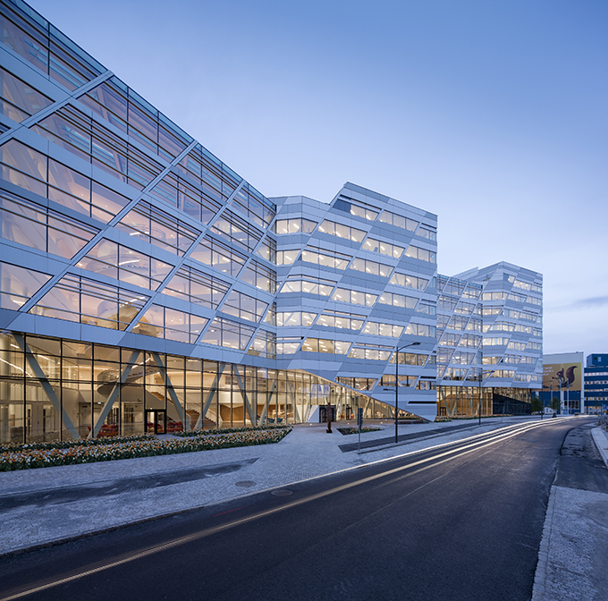 "Swedbank headquarter designed by 3xn" Scandinavian building