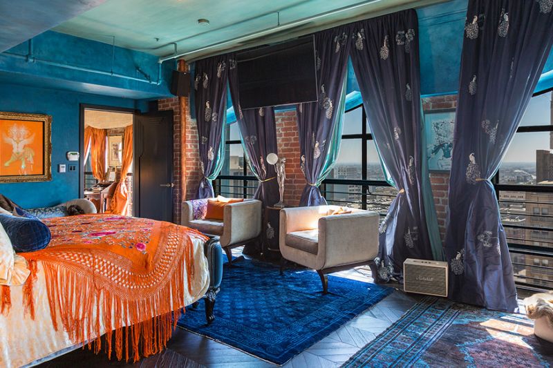 MEET THE UNBELIEVABLE INTERIOR WALL AT JOHNNY DEPP’S L.A PENTHOUSE