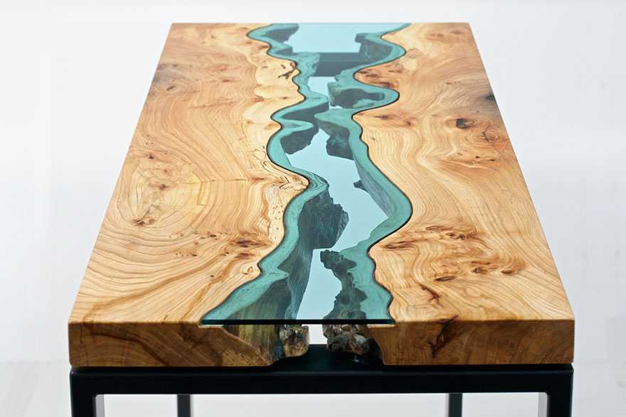 STUNNING WOODEN COFFEE TABLE WITH GLASS RIVERS AND LAKES