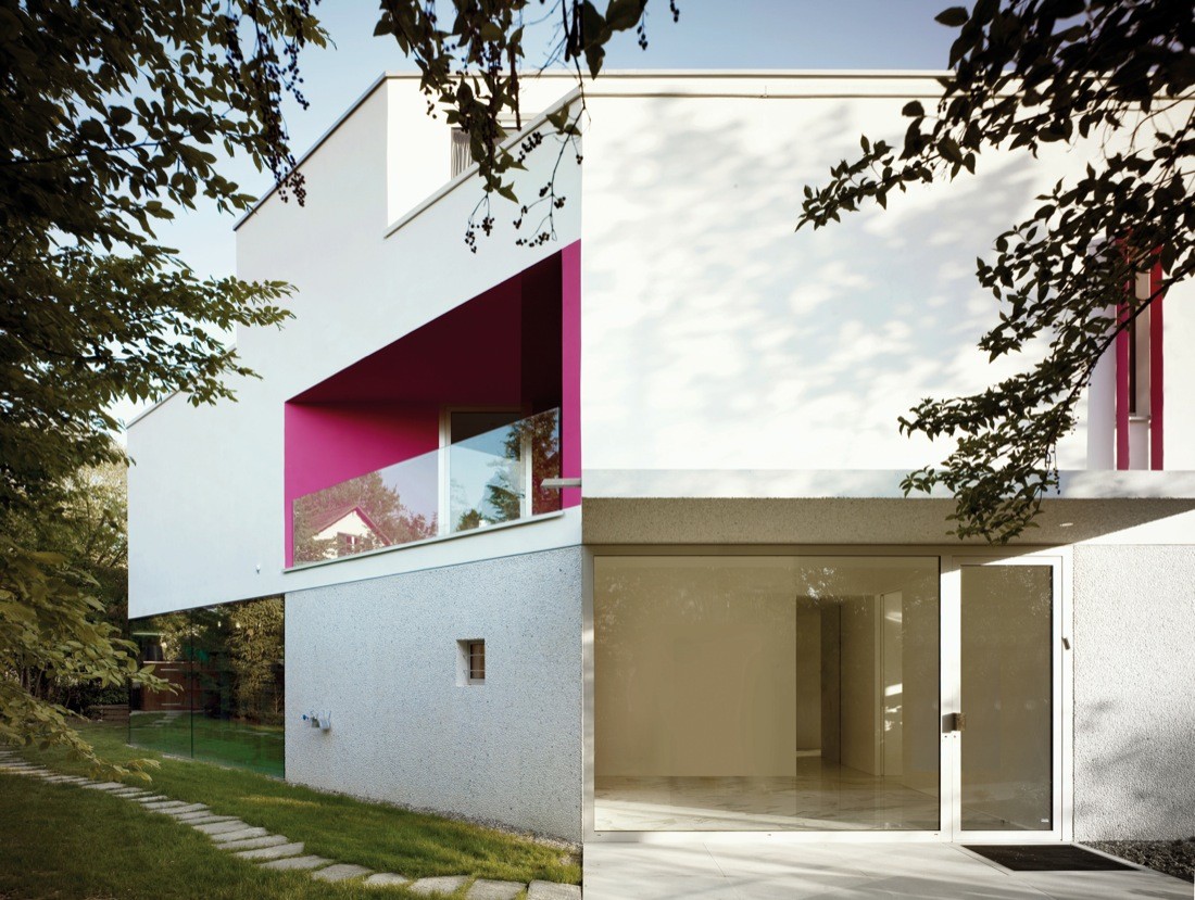 This Minimalist House Proves Why “Less is More”